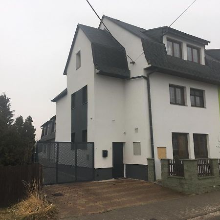 Apartment Dubnica Prejta 3 Dubnica nad Váhom エクステリア 写真